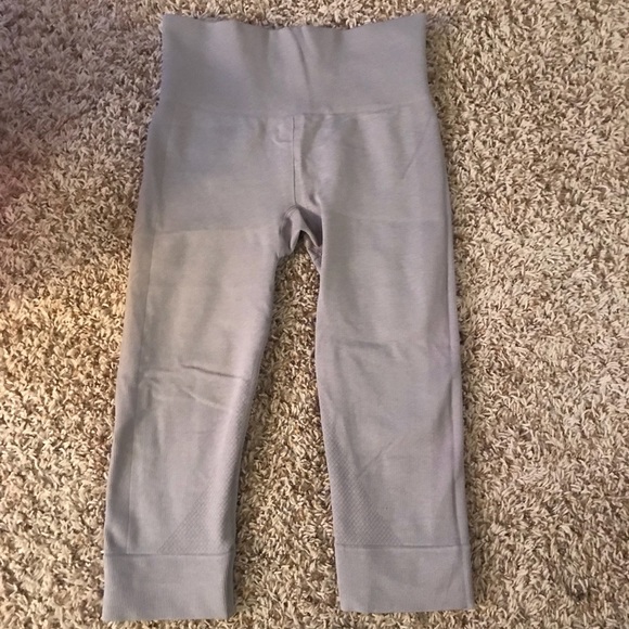 Lululemon Crops - Picture 2 of 6